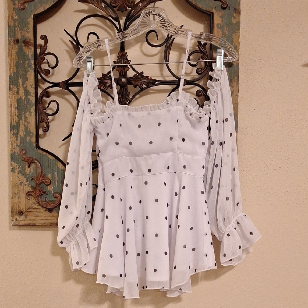 VENUS White Peplum Cold Shoulder Blouse with Ruffles. NWOT Size 2 - Picture 9 of 12